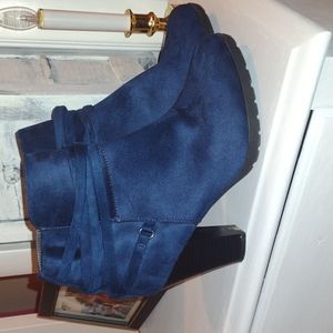 Blue Suede-like booties